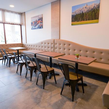 Hotel Baron Smlednik Екстер'єр фото