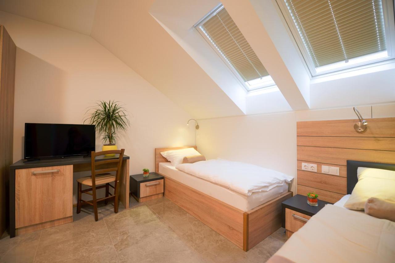 Hotel Baron Smlednik Екстер'єр фото