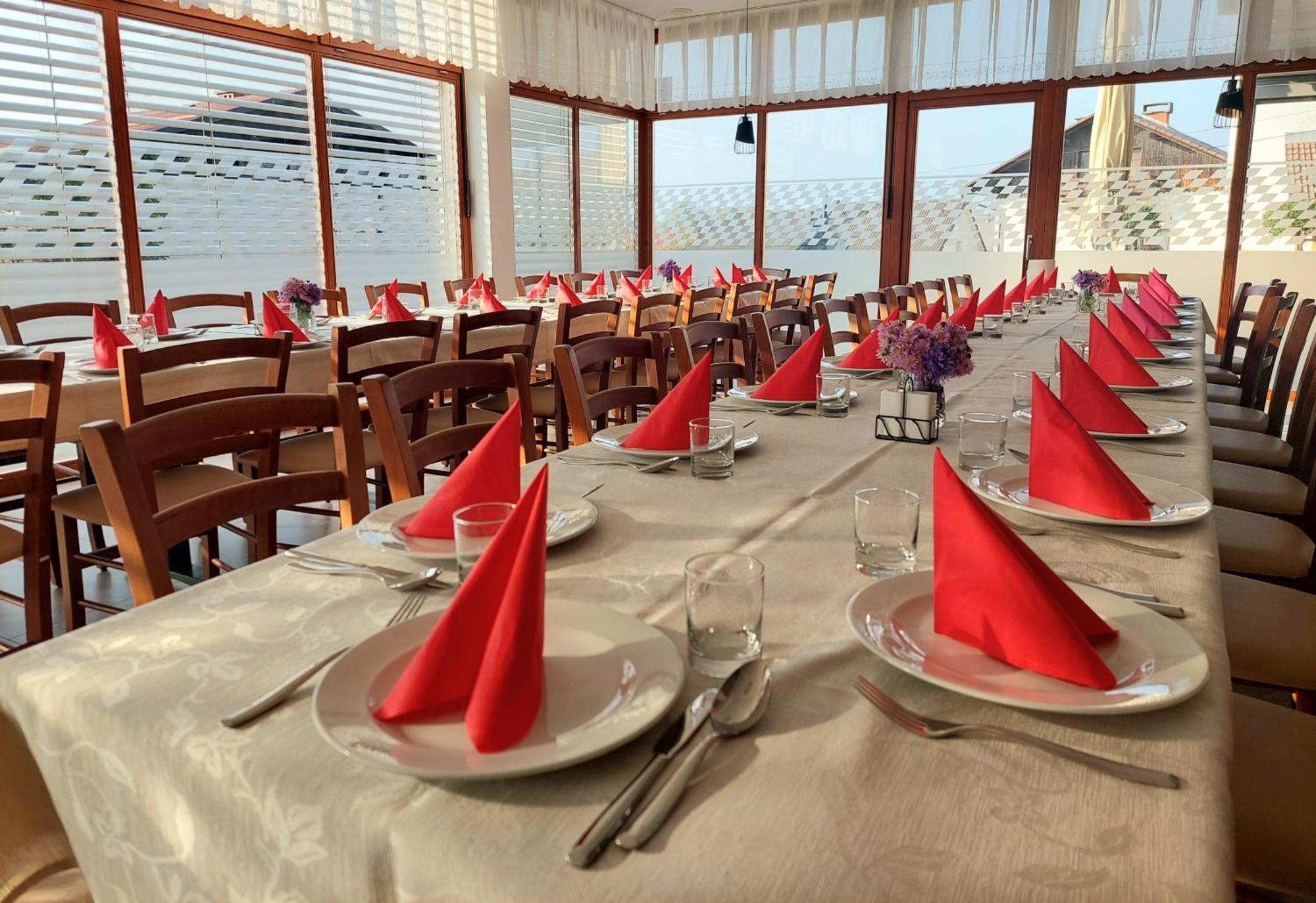 Hotel Baron Smlednik Екстер'єр фото